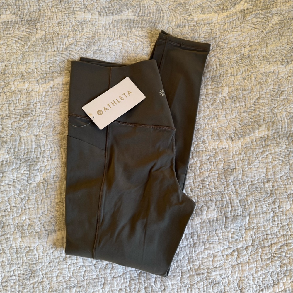 Athleta Salutation Stash Tight